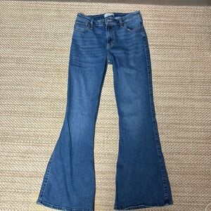 SIZE 6 Abercrombie and Fitch The Flare Ultra High Rise Women’s jeans